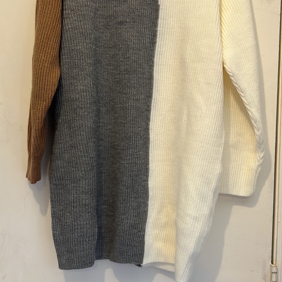 Color Block Turtle Neck Raglan Sleeve sweater dress🤩🤩🤩 - Picture 3 of 4